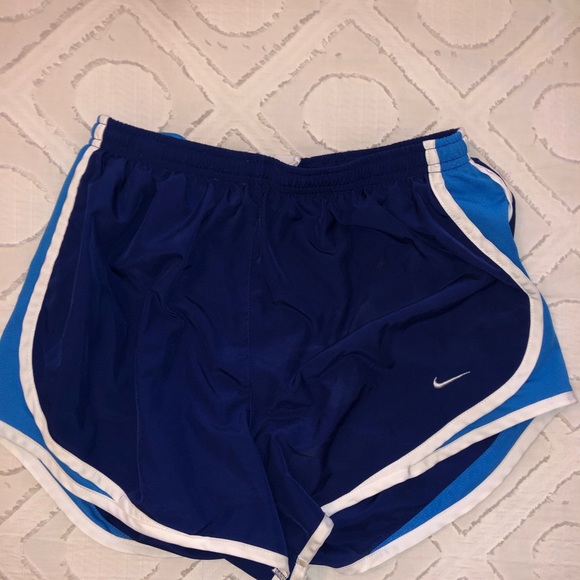 Nike shorts - Picture 3 of 6
